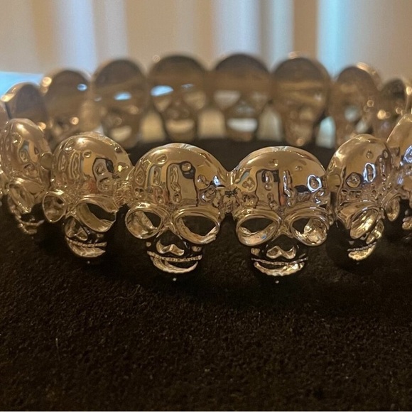 NWOT SKULL BRACELET - Picture 2 of 4